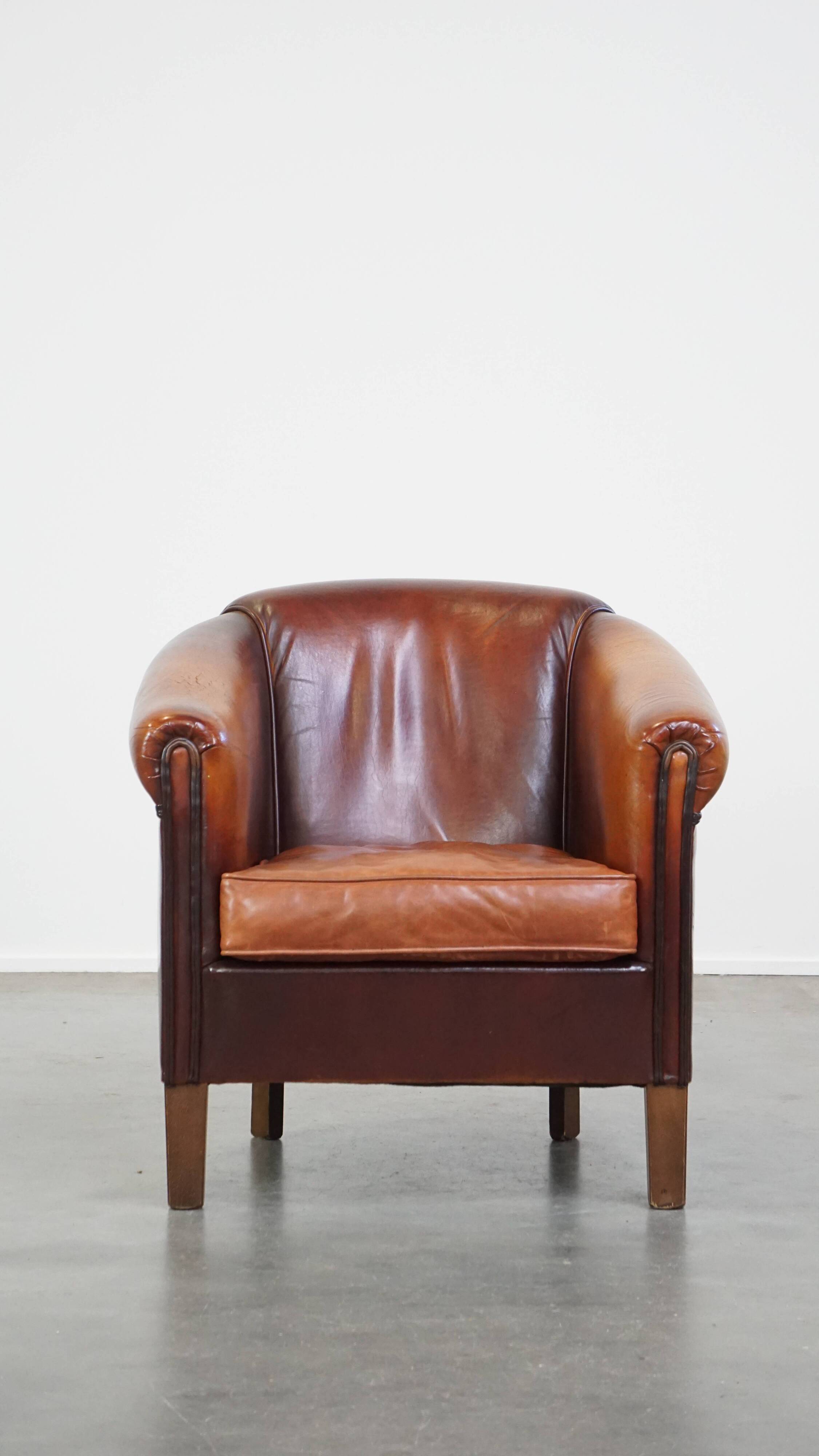 Correctly finished sheep leather club chair