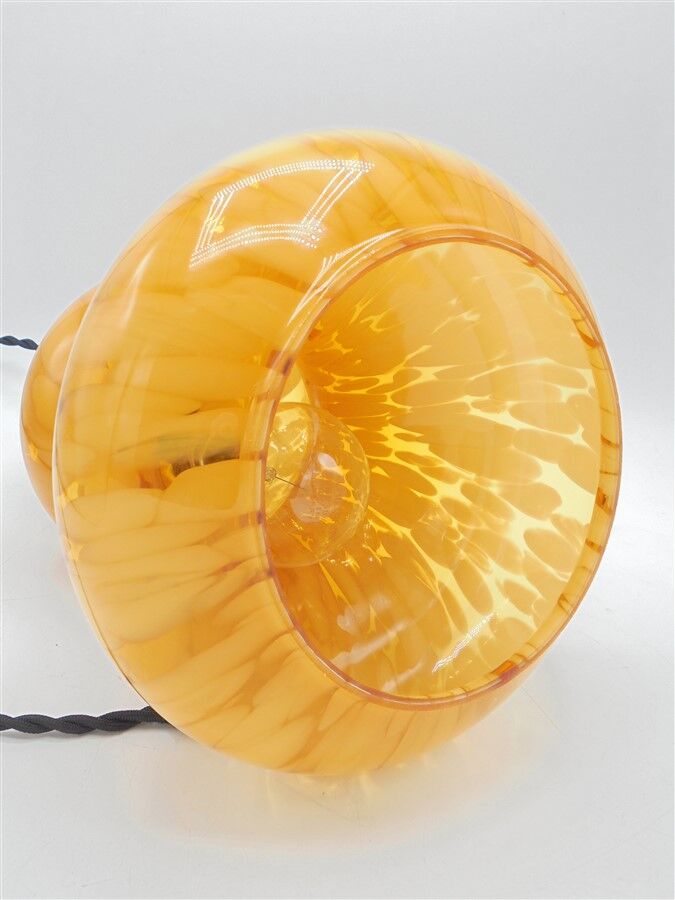 Amber vintage suspension