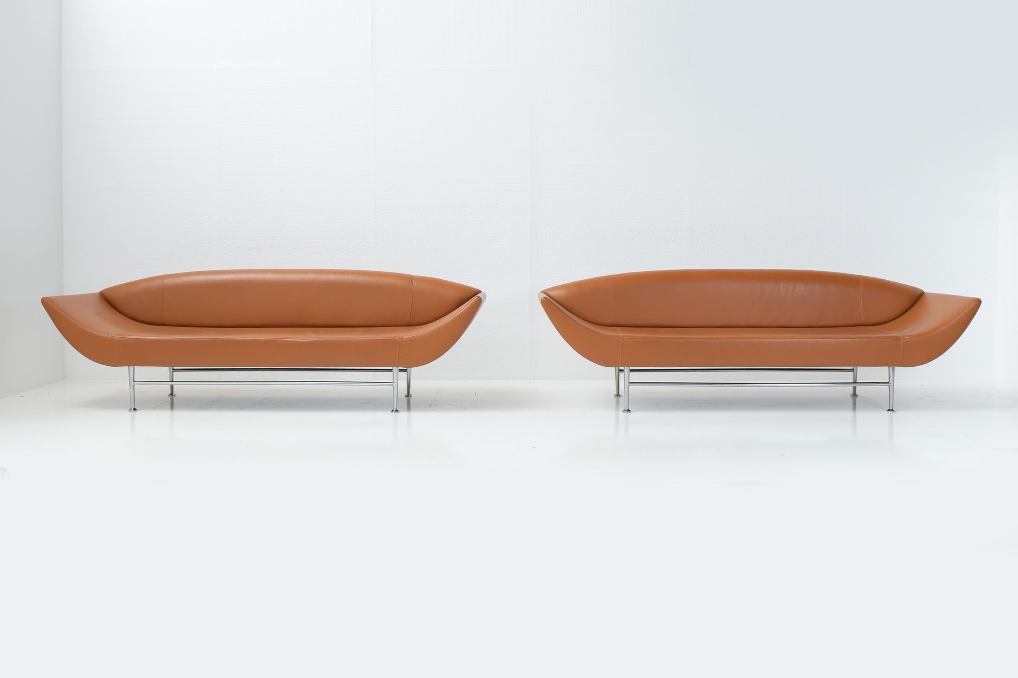 Minimal vintage Ellittico sofas by Losa Ghini for Moroso Italy 1987