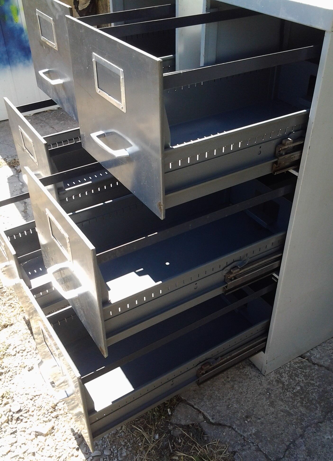 Paire de casiers industriels