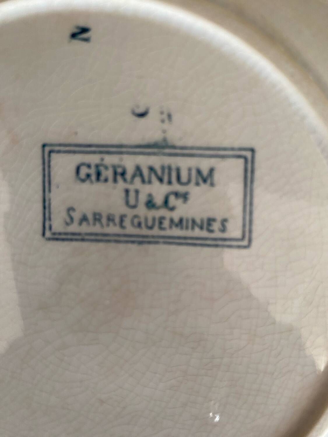 4 Sarreguemines earthenware soup plates, U & Cie, Geranium pattern
