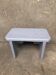 Petit tabouret en bois, gris perle
