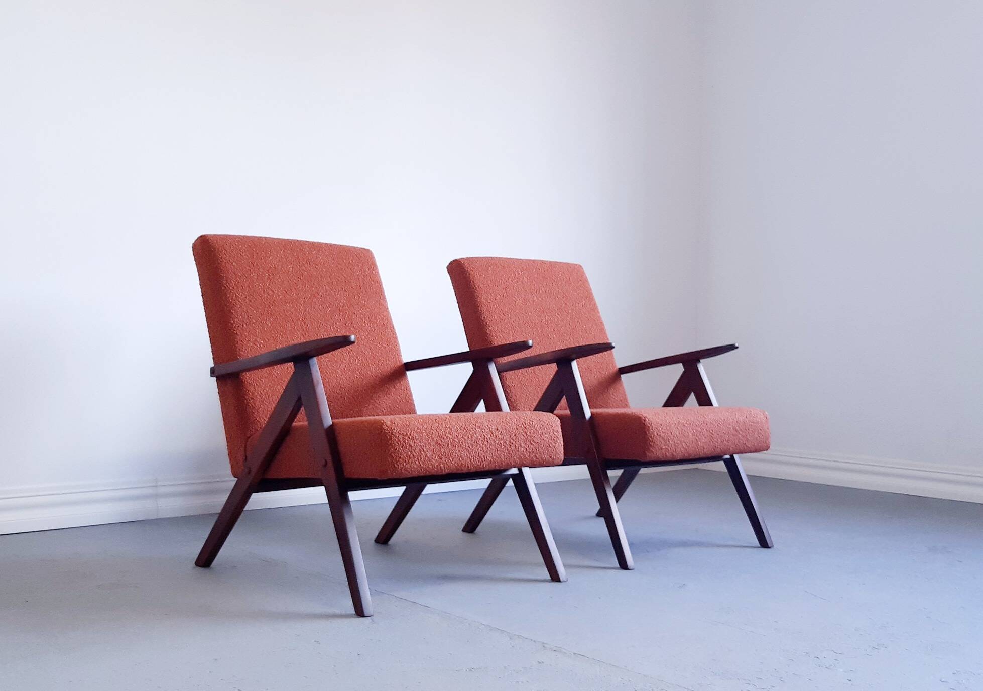 Mid Century Easy Chairs Model B 310 Var in Rusty Brown Boucle