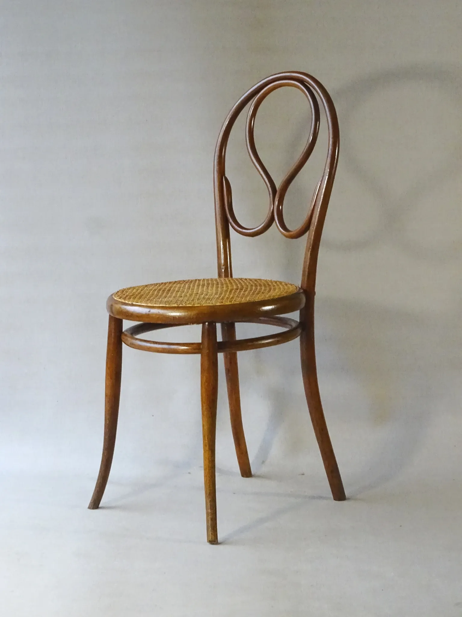 Thonet Chair No. 20 OMEGA circa 1870, original condition Bentwood