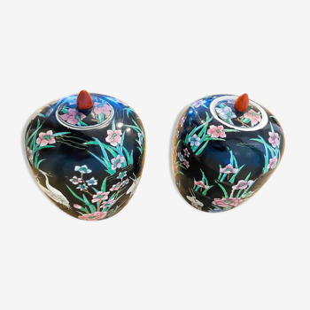 Coppia di grandi potiches en porcellana cinese prima mettà del novecento Ottime condizioni.
