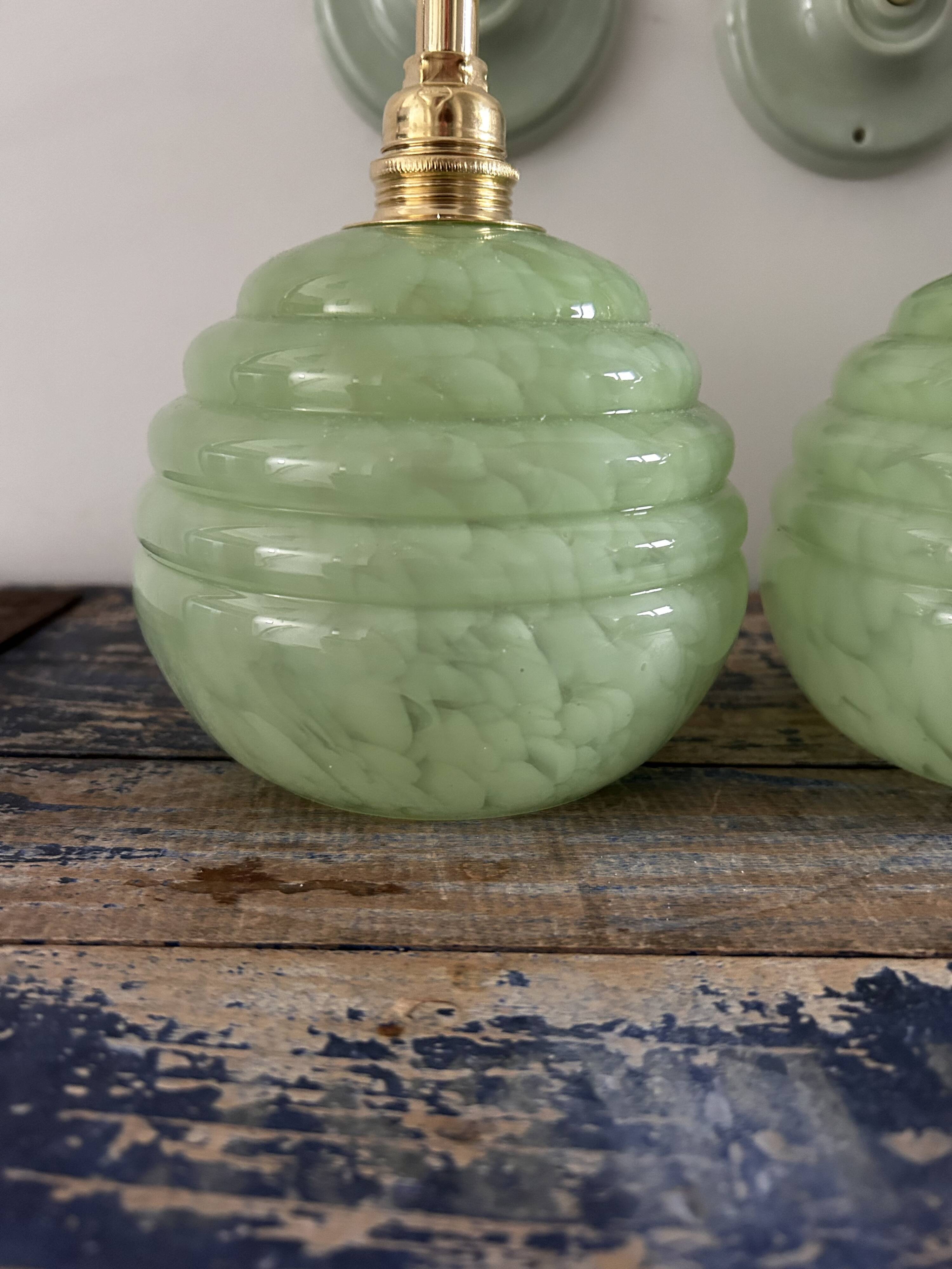 Paire d’appliques Art déco vert pastel