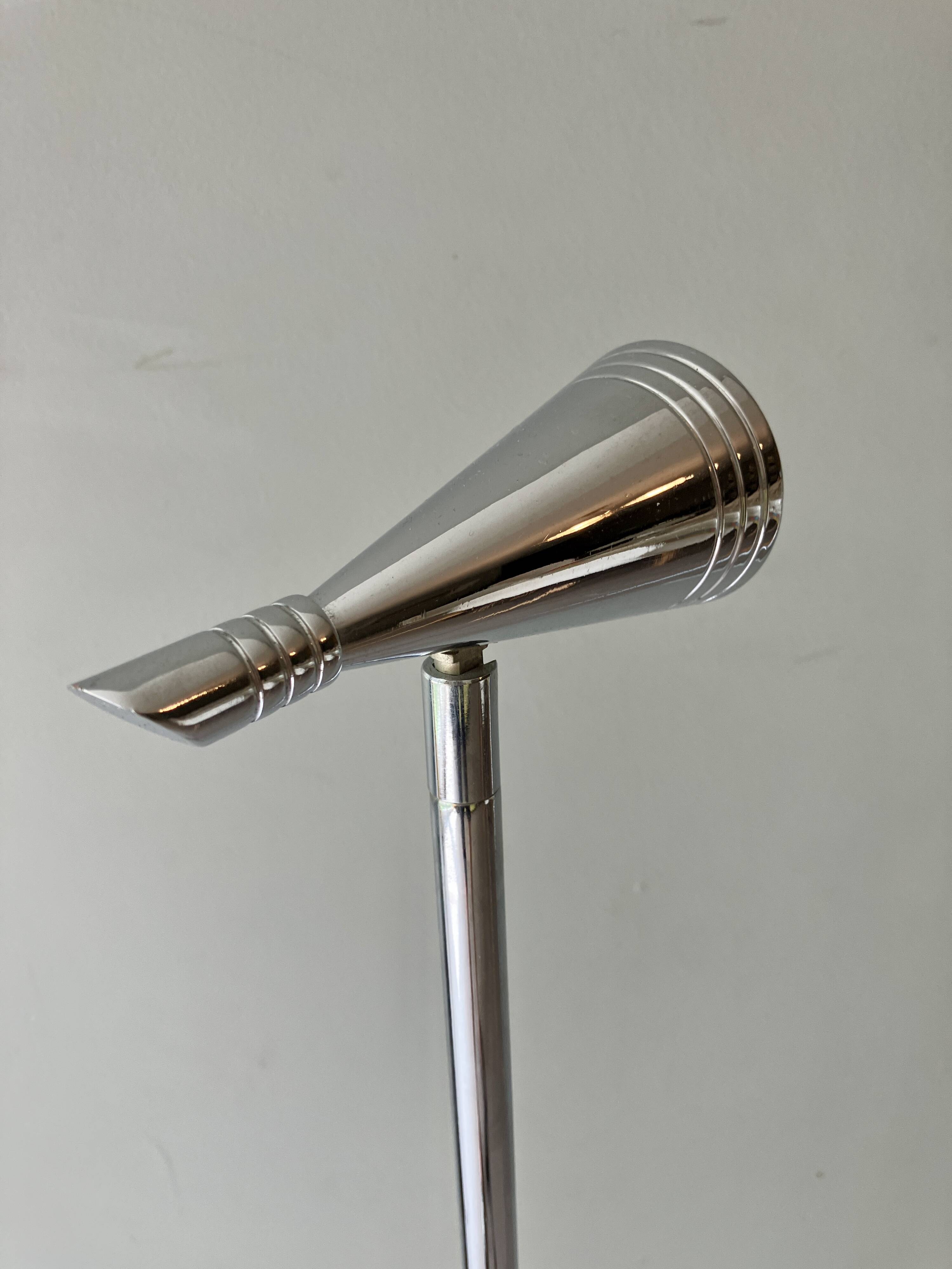 Paire de lampadaires Herstal acier chromé