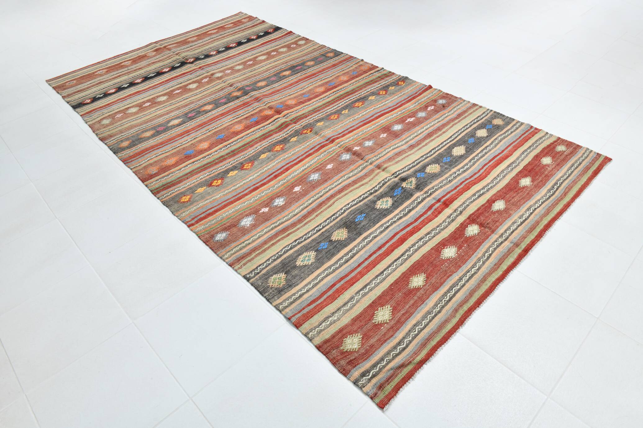 Vintage Wool Kilim Rug, 184x334 Cm