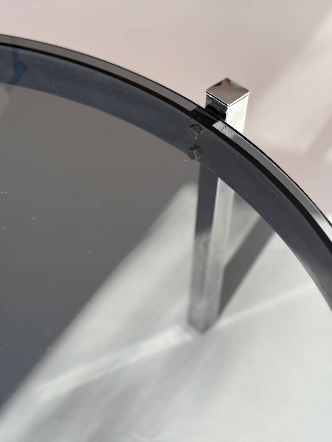 Table basse, chrome et verre fumé, 1970