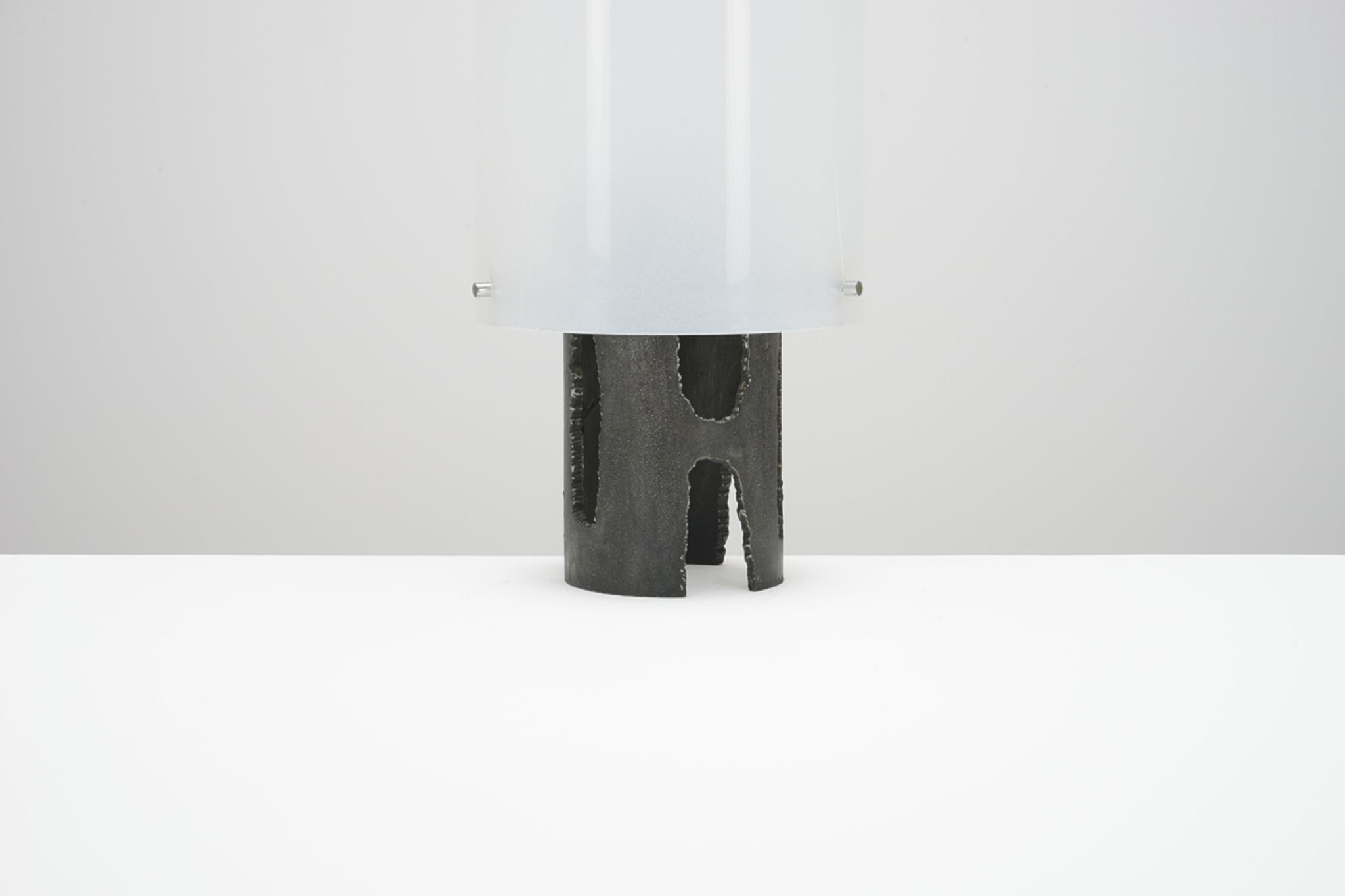 Lampe Brutaliste en acier et perspex circa 1950