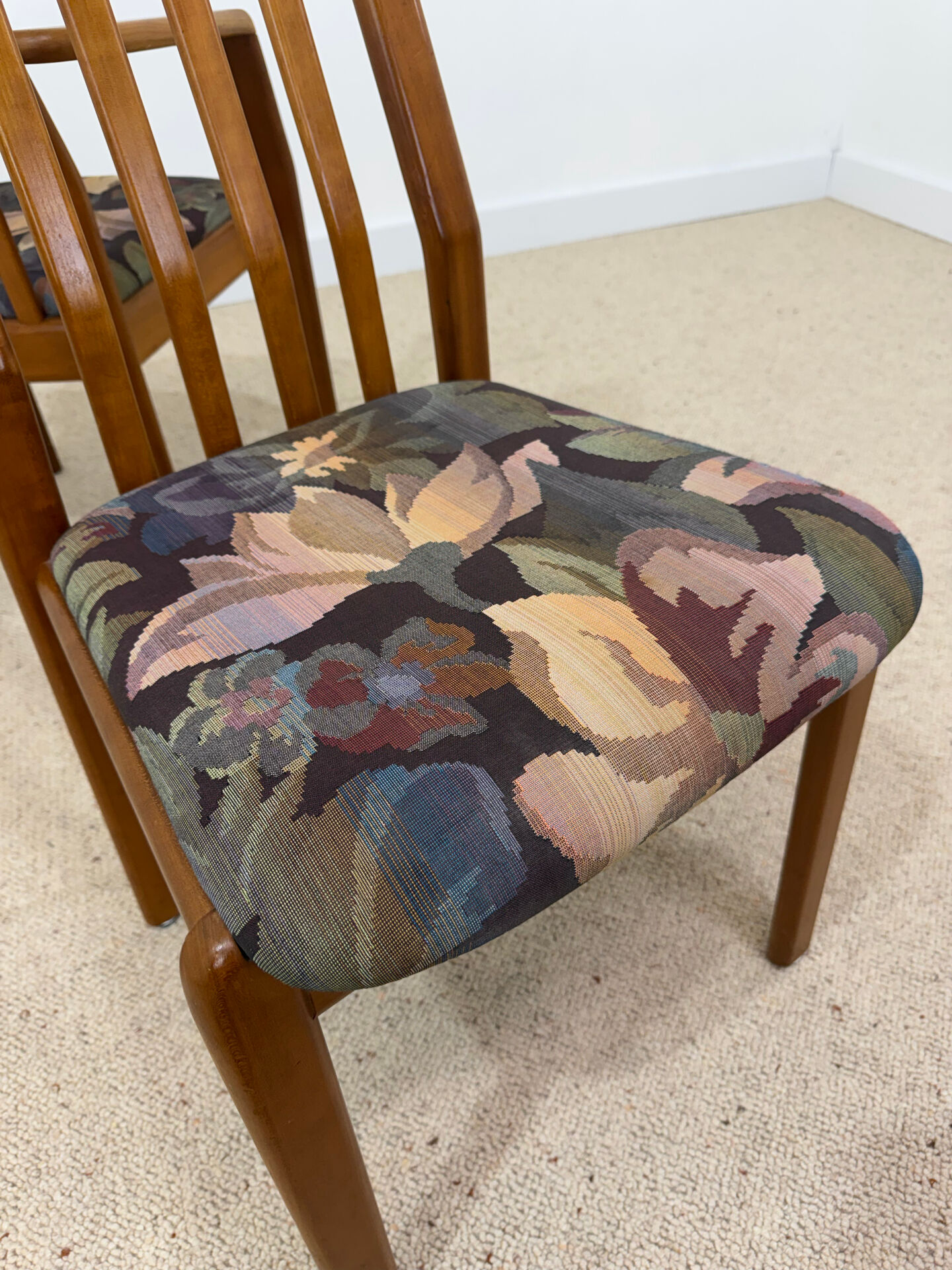 Ensemble 2 fauteuils et 3 chaises Dyrlund - design danois années 70