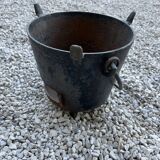 Cast iron pot
