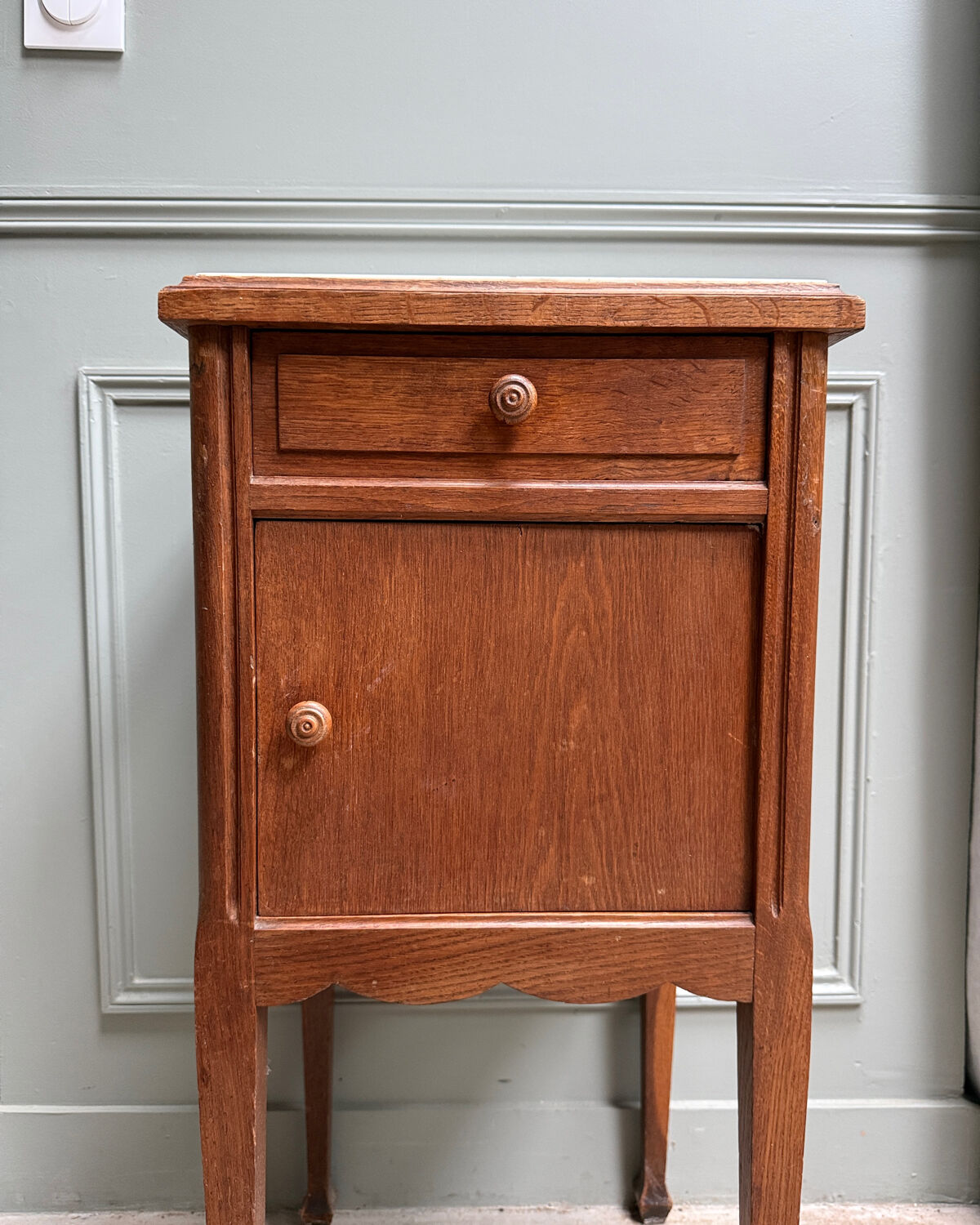 Belle Époque bedside table