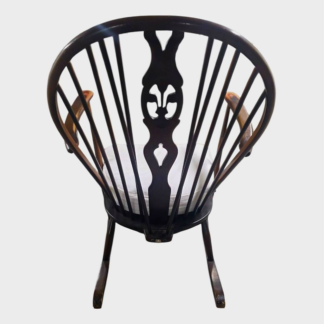 Ercol vintage rocking chair "Grandmother" – Circa 1960