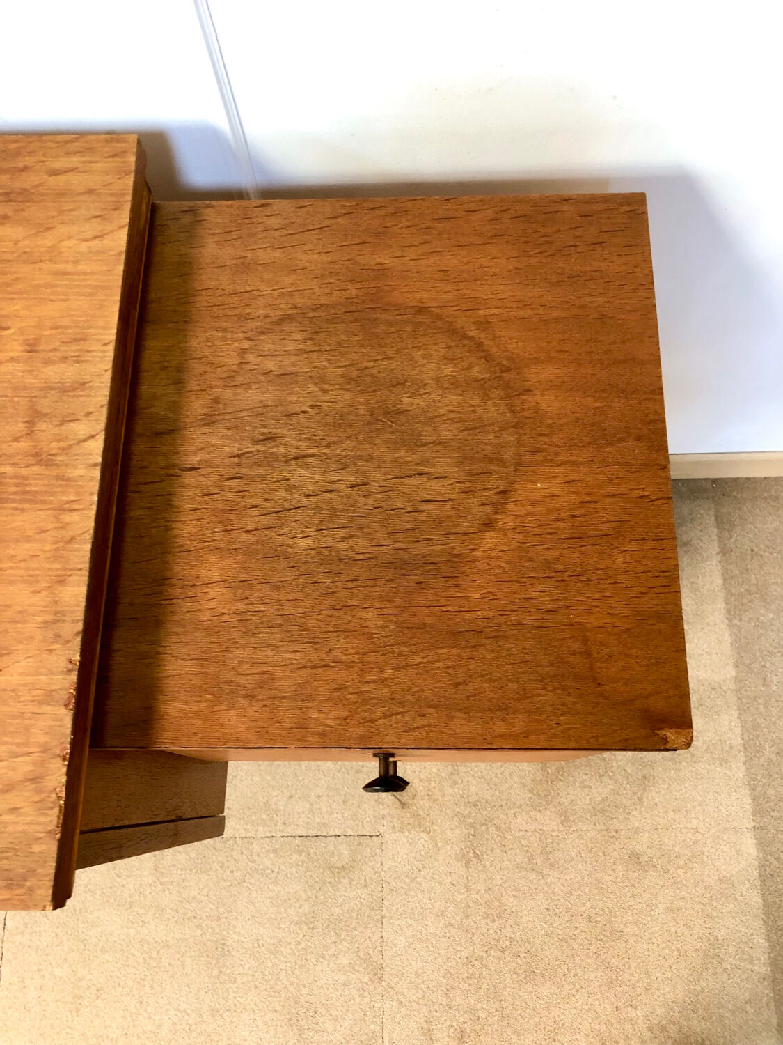 Scandinavian storage unit