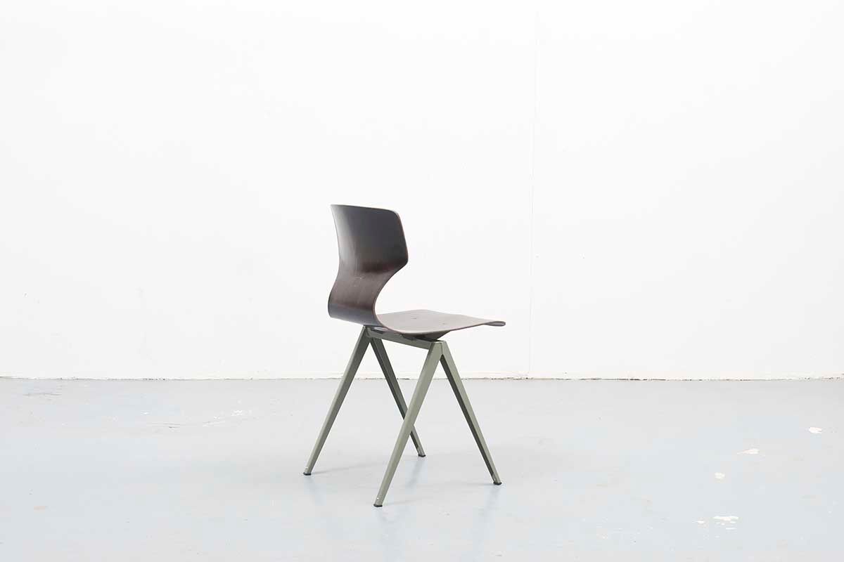 Galvanitas s19 chair reissue ebony green