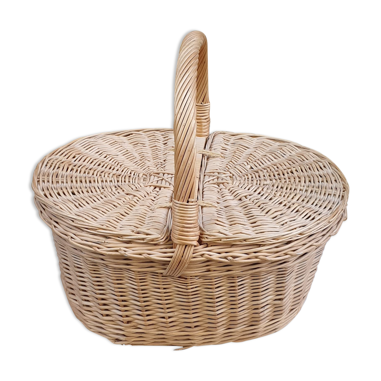 Large vintage picnic basket