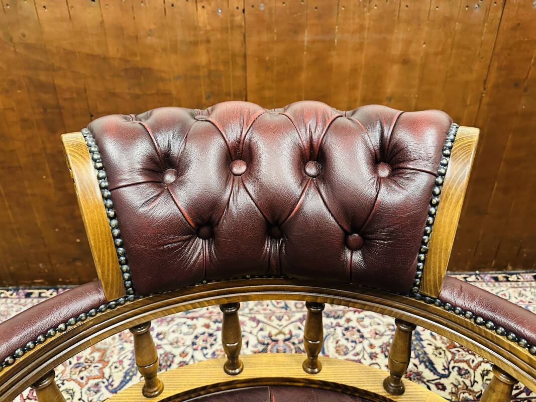 Set English Chesterfield Captain Chairs red Office chair