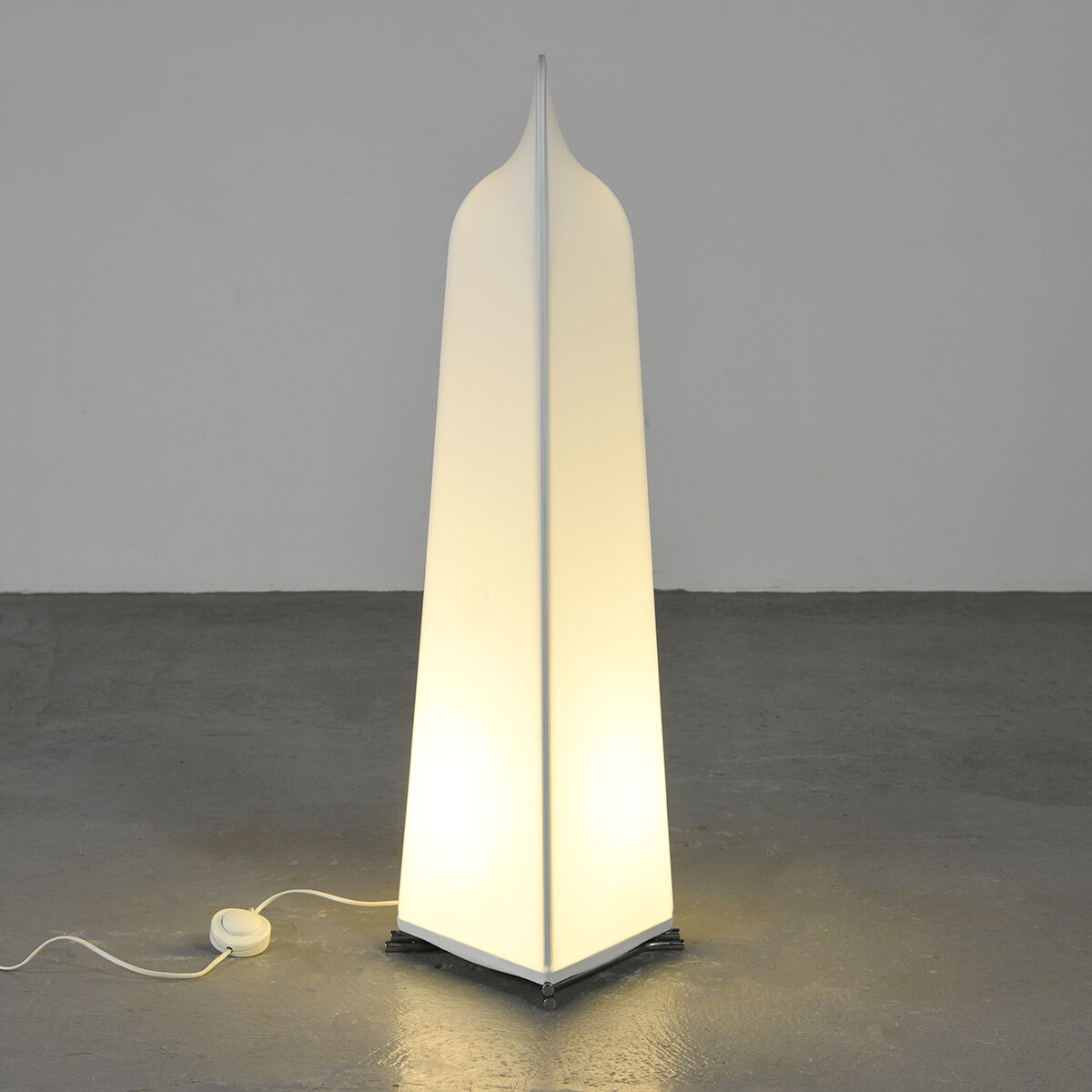 Lampe Kazuki 2 par Kazuhide Takahama 1973