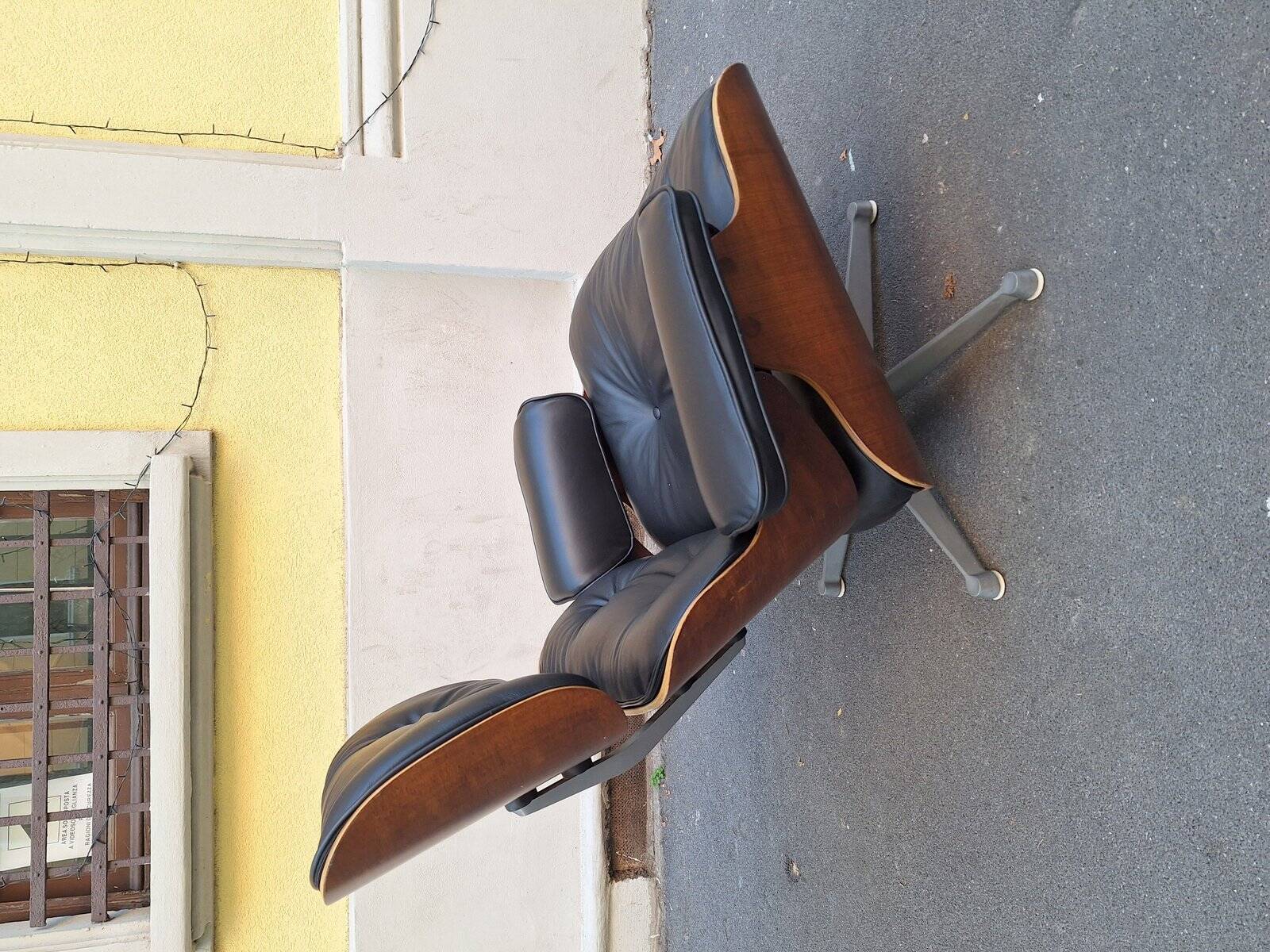Vintage Lounge Chair in Black Leather by Charles Eames and Ray Eames for Herman Miller, 1960s