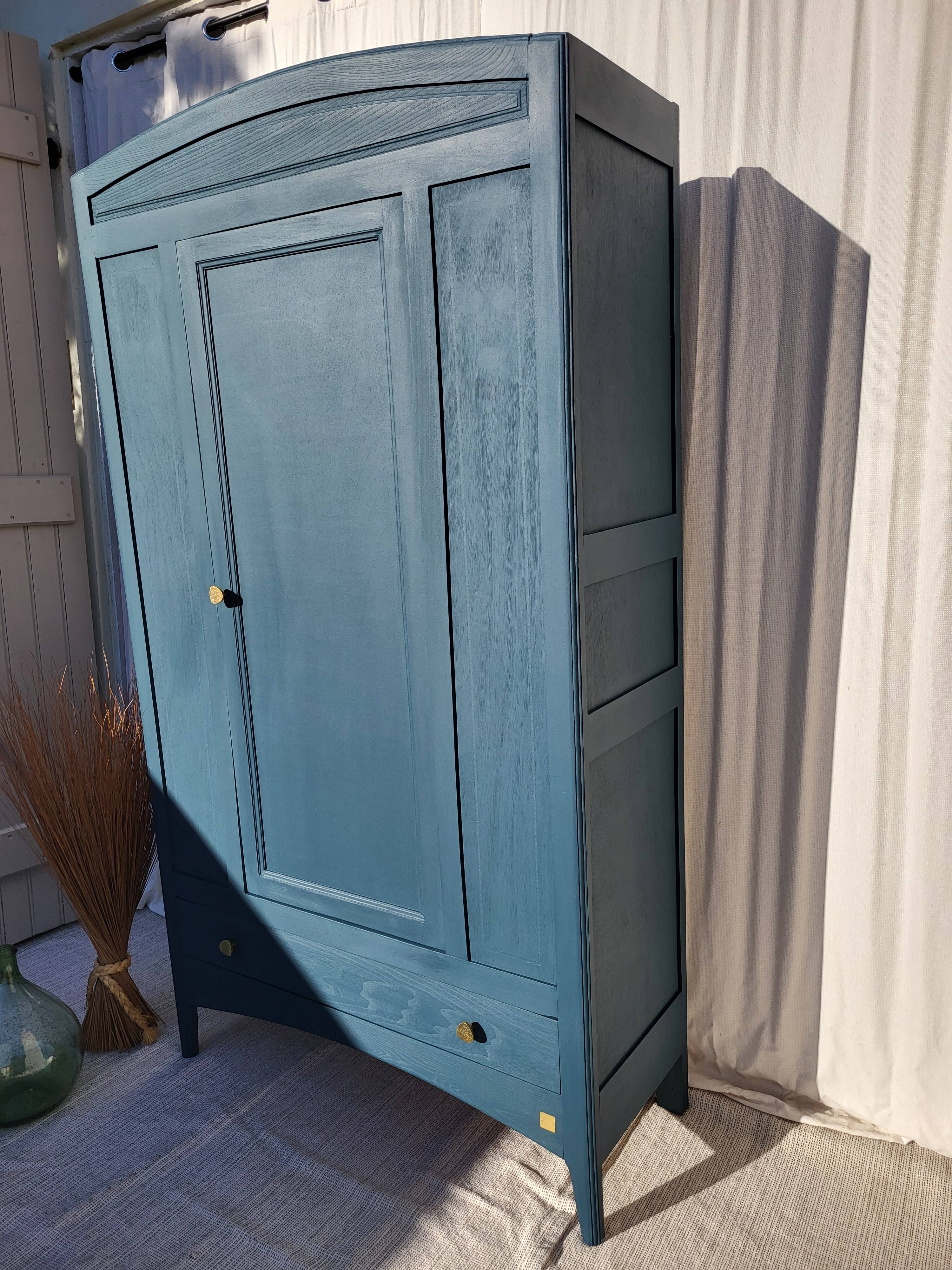 Armoire Parisienne d'hôtel