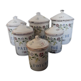 Set of kitchen pots
