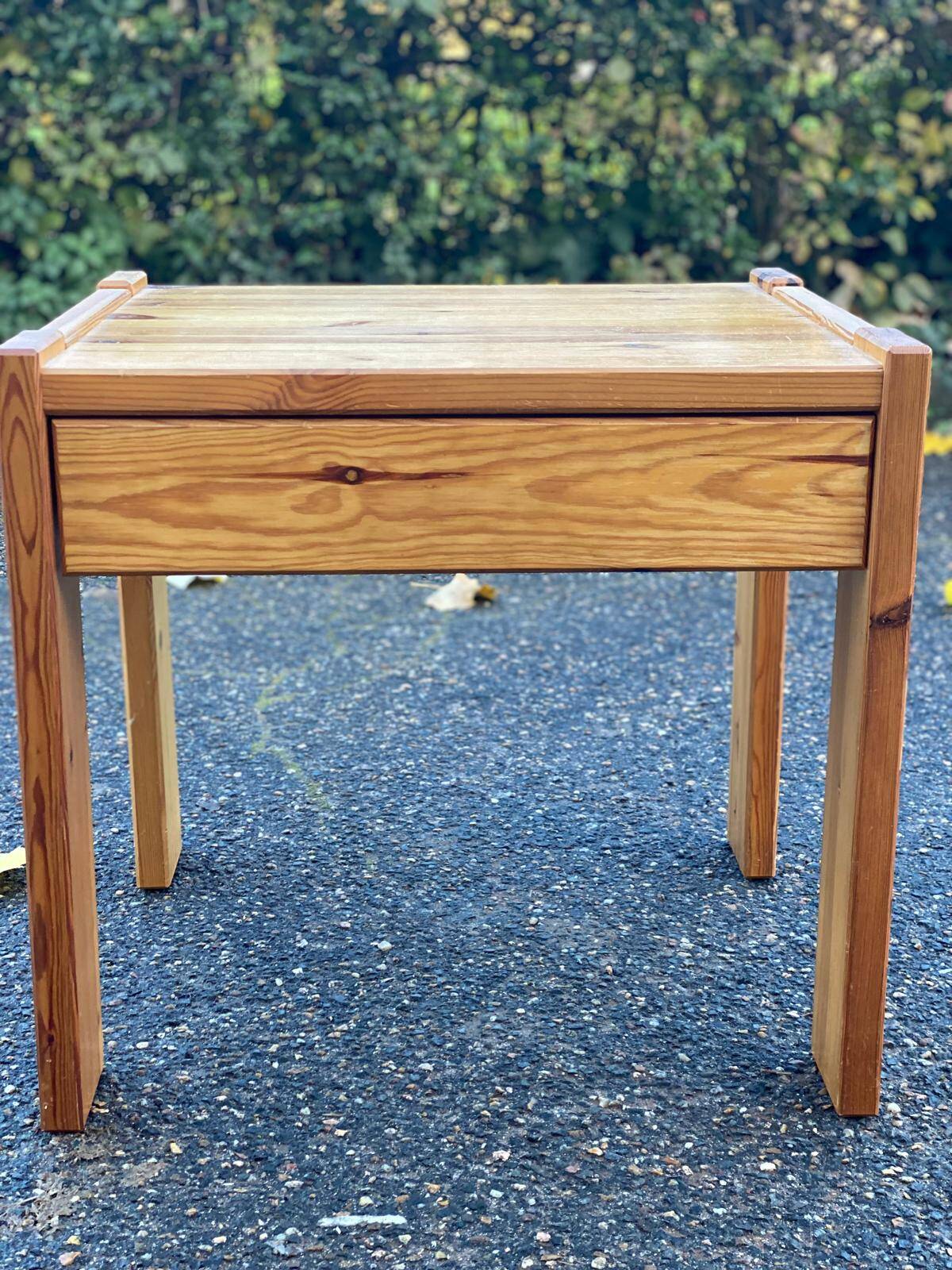 Commode table d'appoint scandinave en bois massif