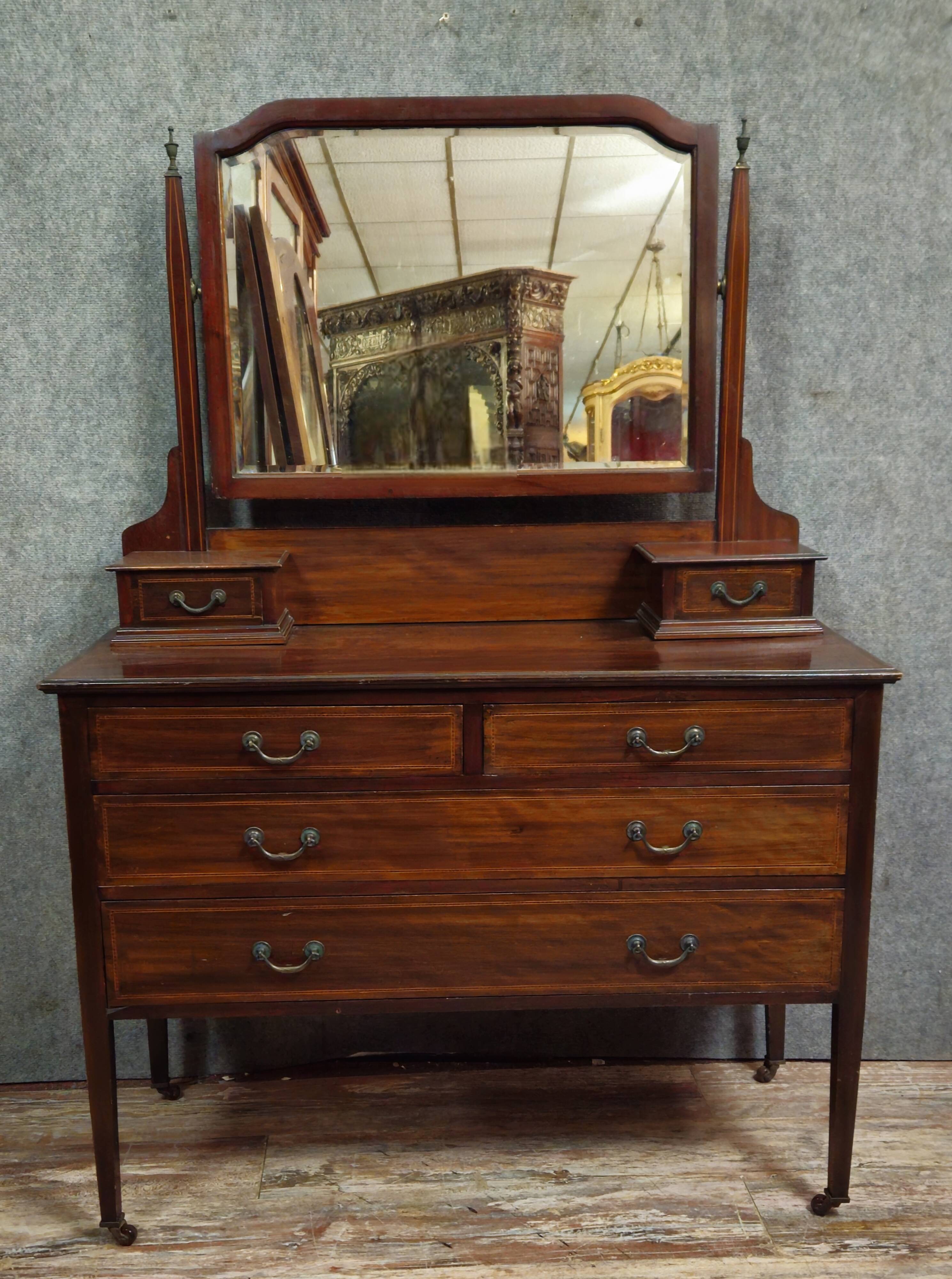 English Napoleon III psyche commode – mahogany – Elegant and functional