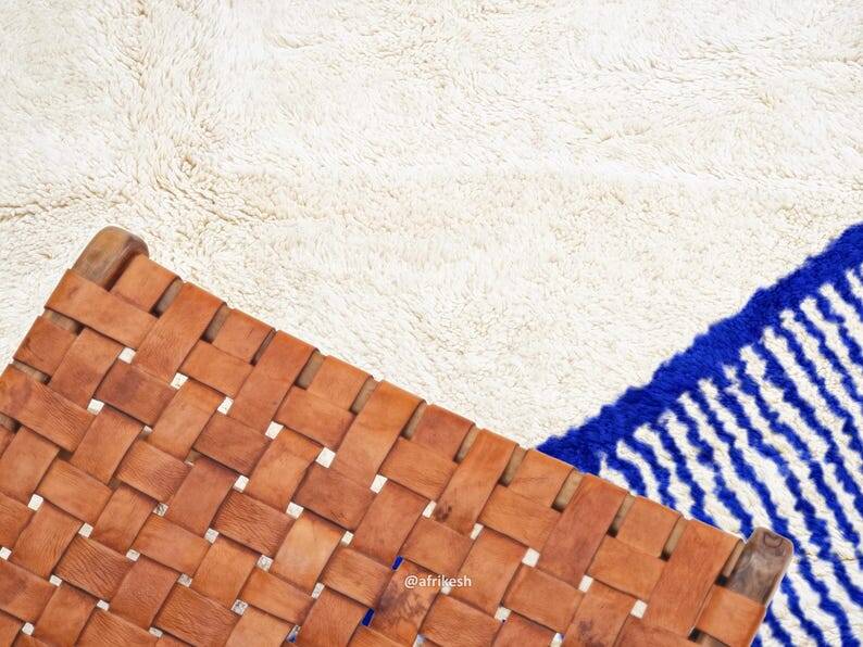 Traditional handmade Moroccan Berber rug size 150 x 250 cm