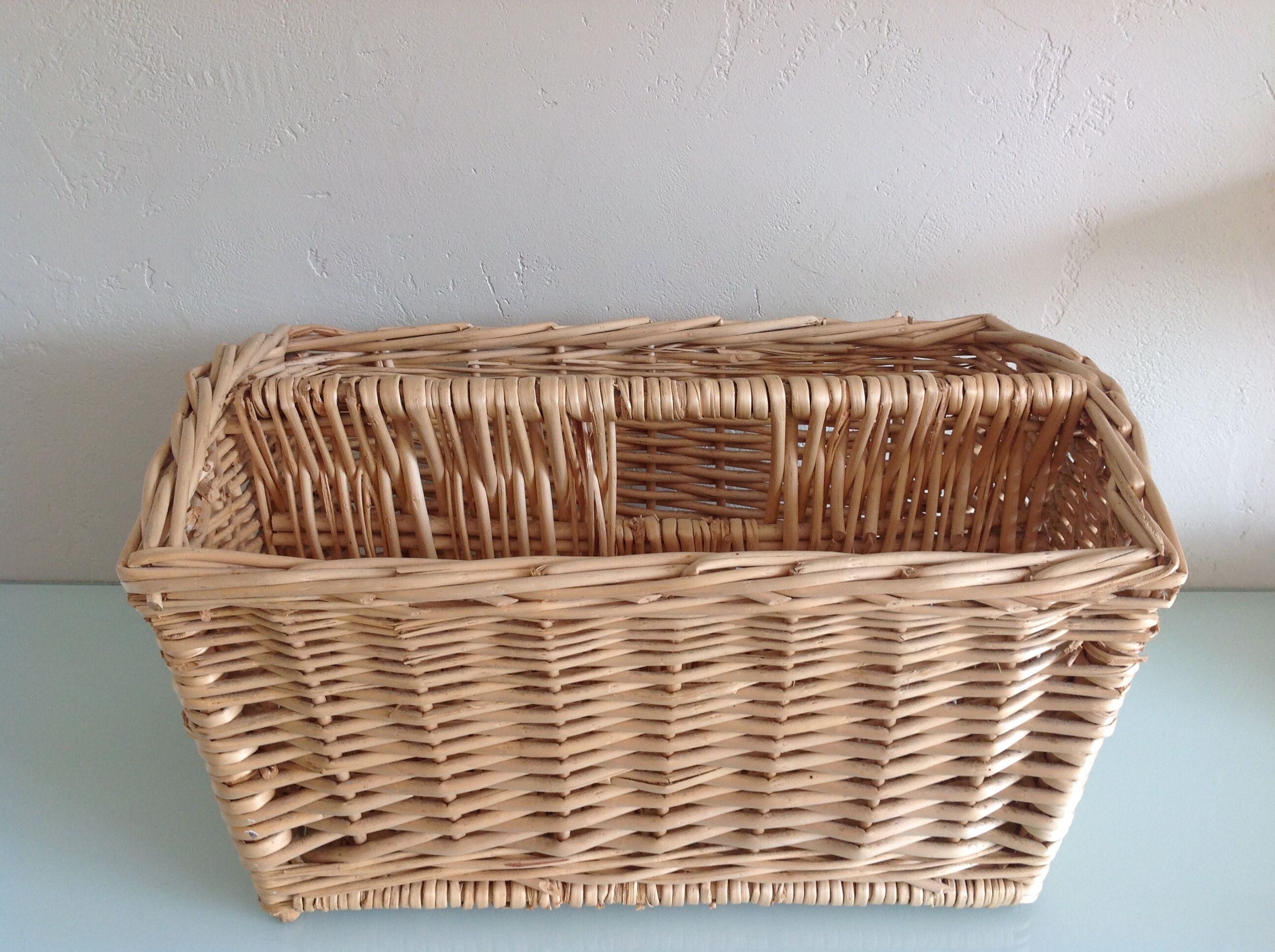 Wicker magazine holder / vintage 60s-70s