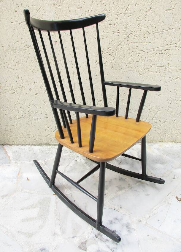 Vintage Scandinavian rocking chair design attributed to Ilmari TAPIOVARA