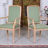 Paire de grands fauteuils chaises hautes vert tartan