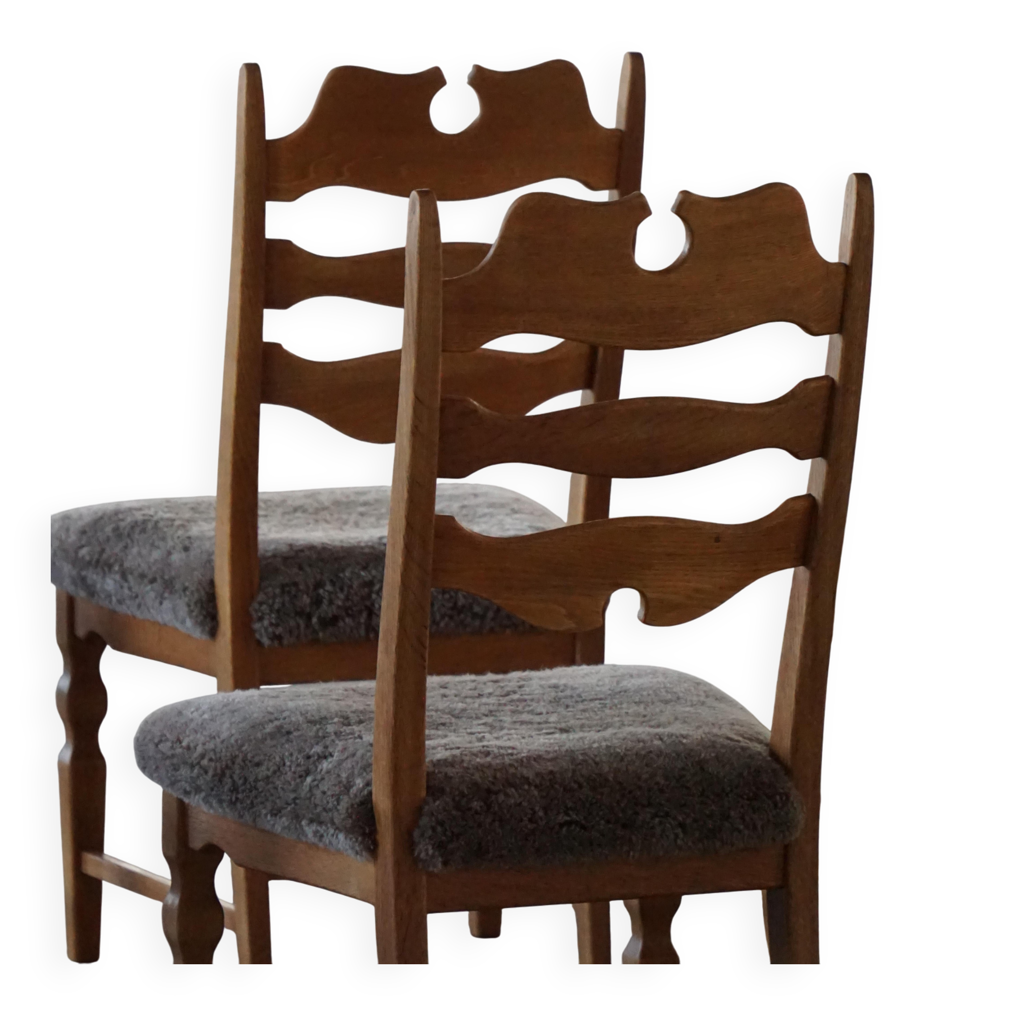 Denmark mid-century, set of 8 oak and lambswool chairs, Henning Kjærnulf, 1960s