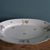 Set of dishes and ramekins