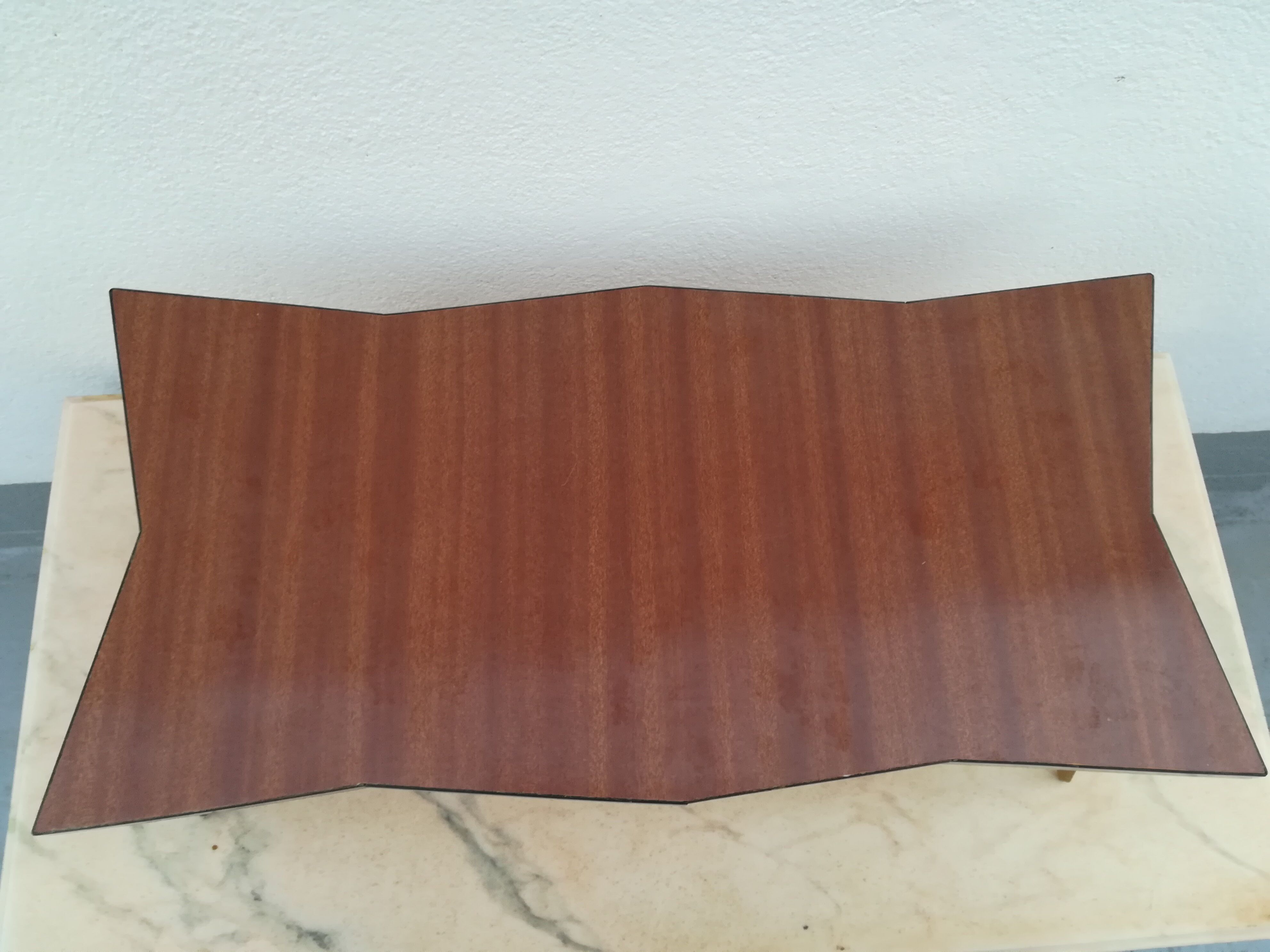 Meal platter in formica