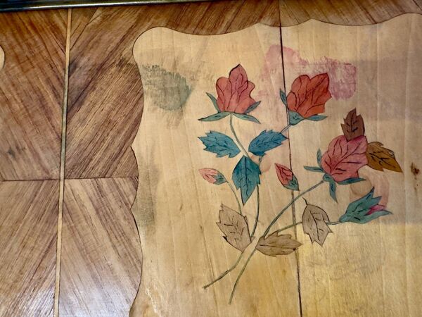 Bonheur du jour en bois marqueté – Décor floral – Style Louis XVB