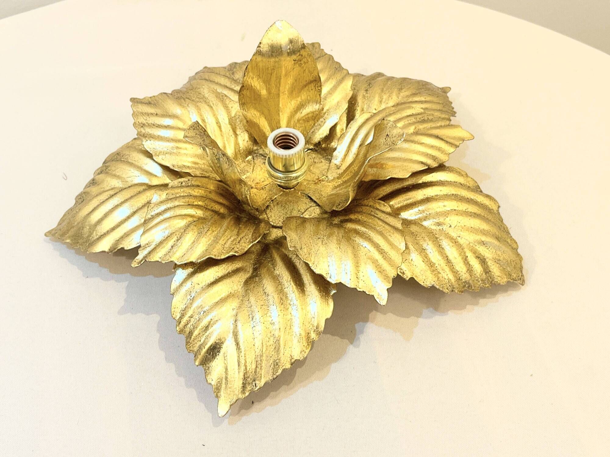 Applique murale fleur en métal doré à la feuille 1970 1980 Hollywood Regency Masca