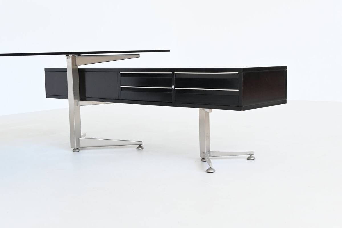 Bureau d'angle exécutif Abbondinterni en acajou et verre, Italie, 1970