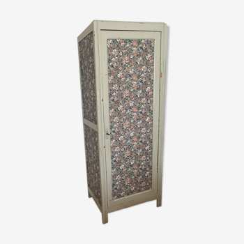 Armoire parisienne