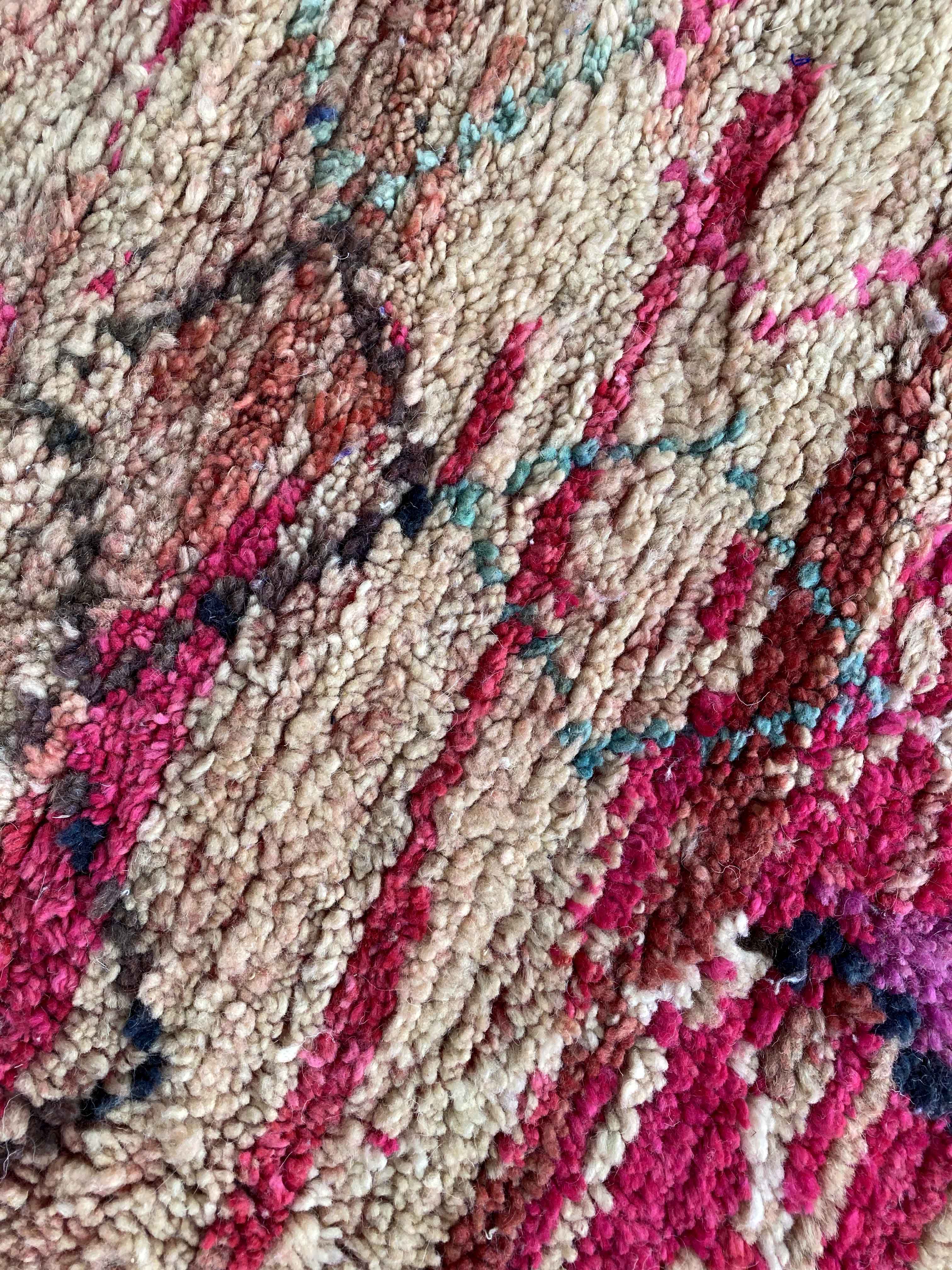 Berber rug Boujaad mottled with colorful patterns 264x157cm