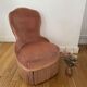 Fauteuil crapaud chauffeuse vieux rose