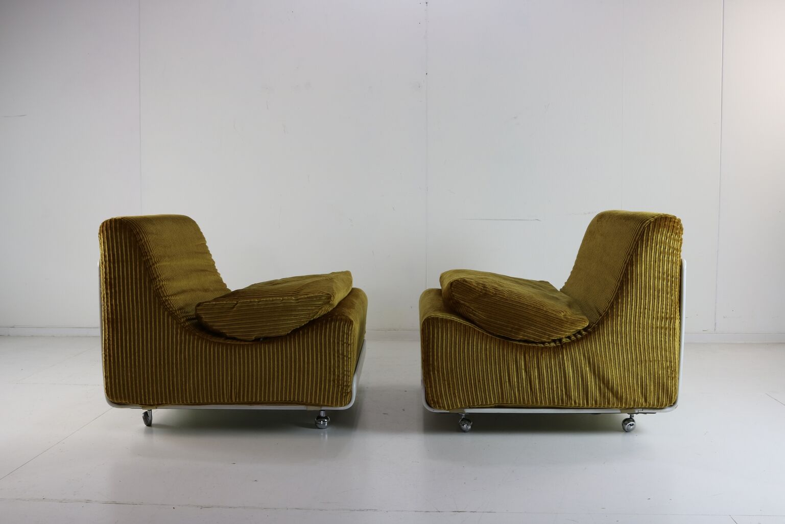 Typical seventies Luigi Colani lounge chairs for Cor