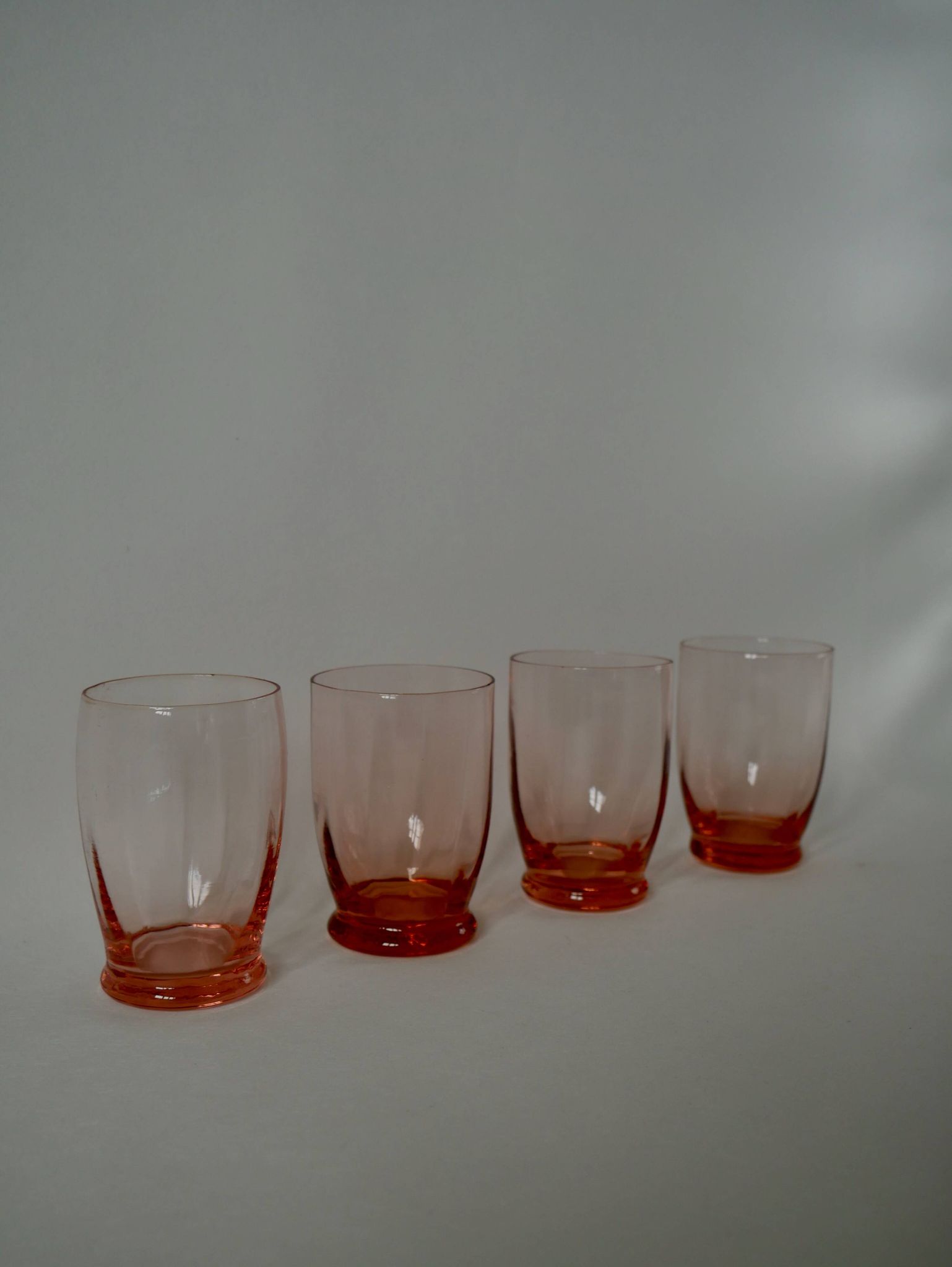 Set of 4 pink art deco water glasses from the 1930s