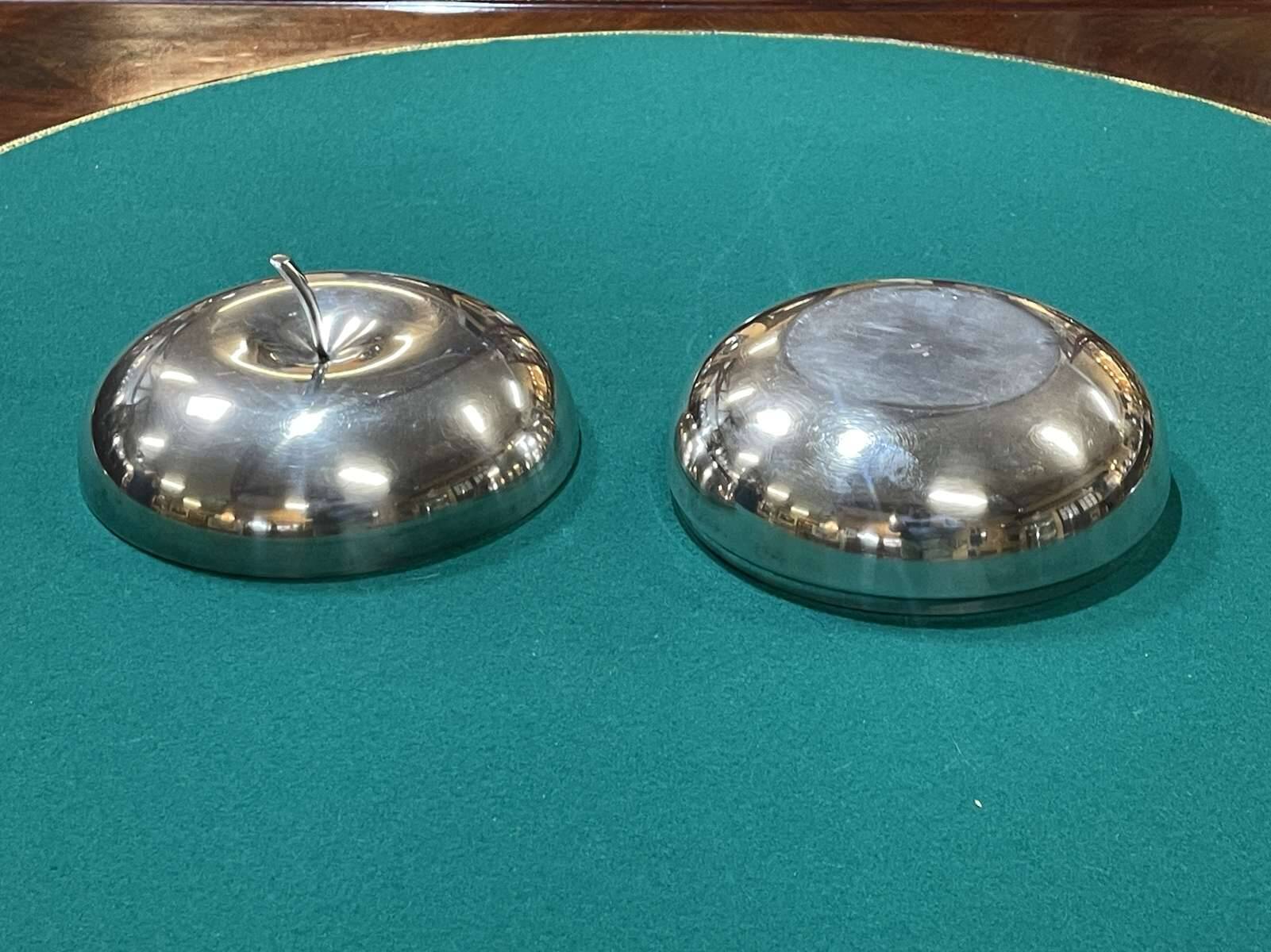 Round apple bonbonnière signed Christofle and attributed to Lino Sabattini.