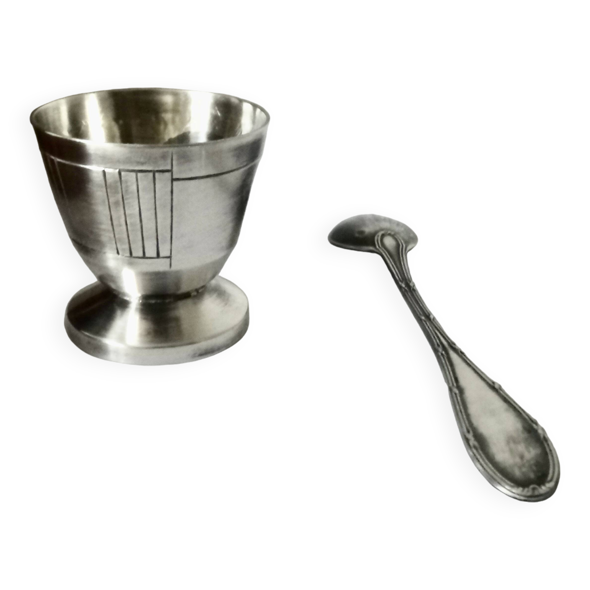 ancien coquetier avec cuillère