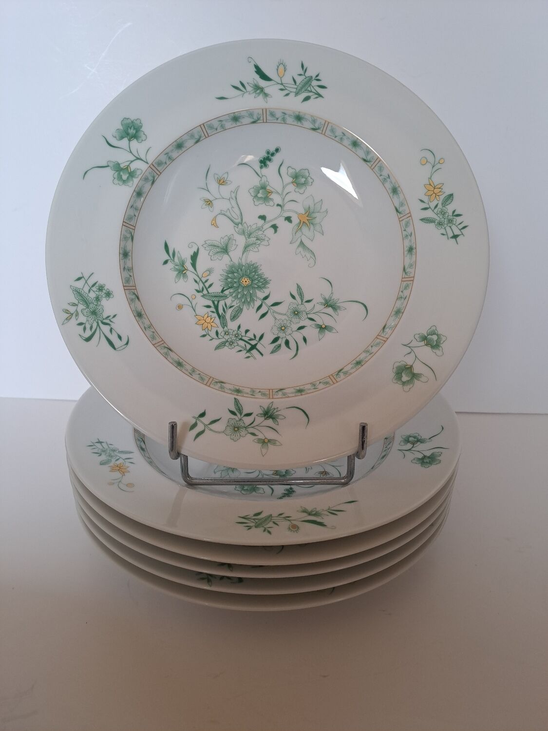 6 deep plates in porcelain by Bernardaud, model Beijing.