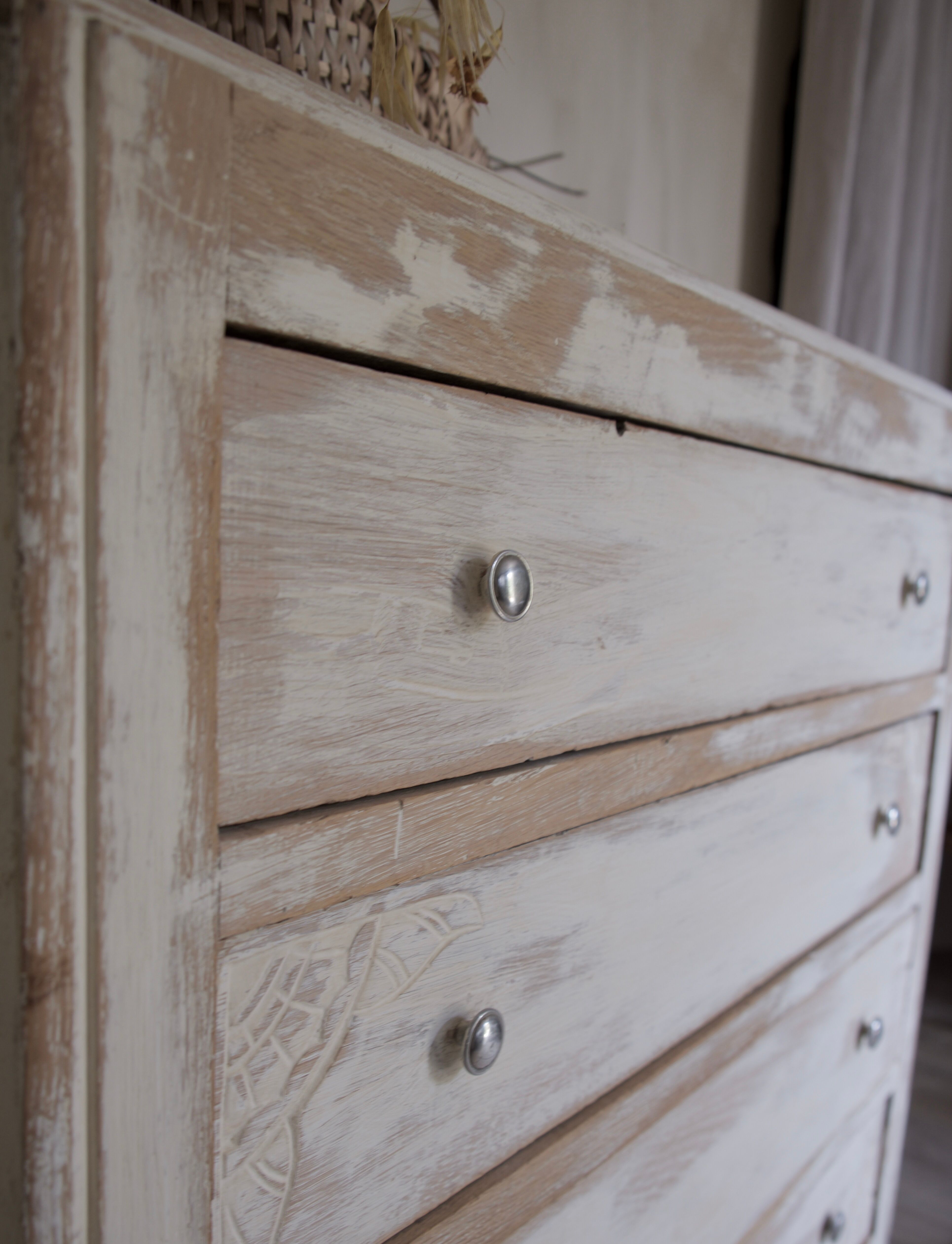 Chest of drawers white patina