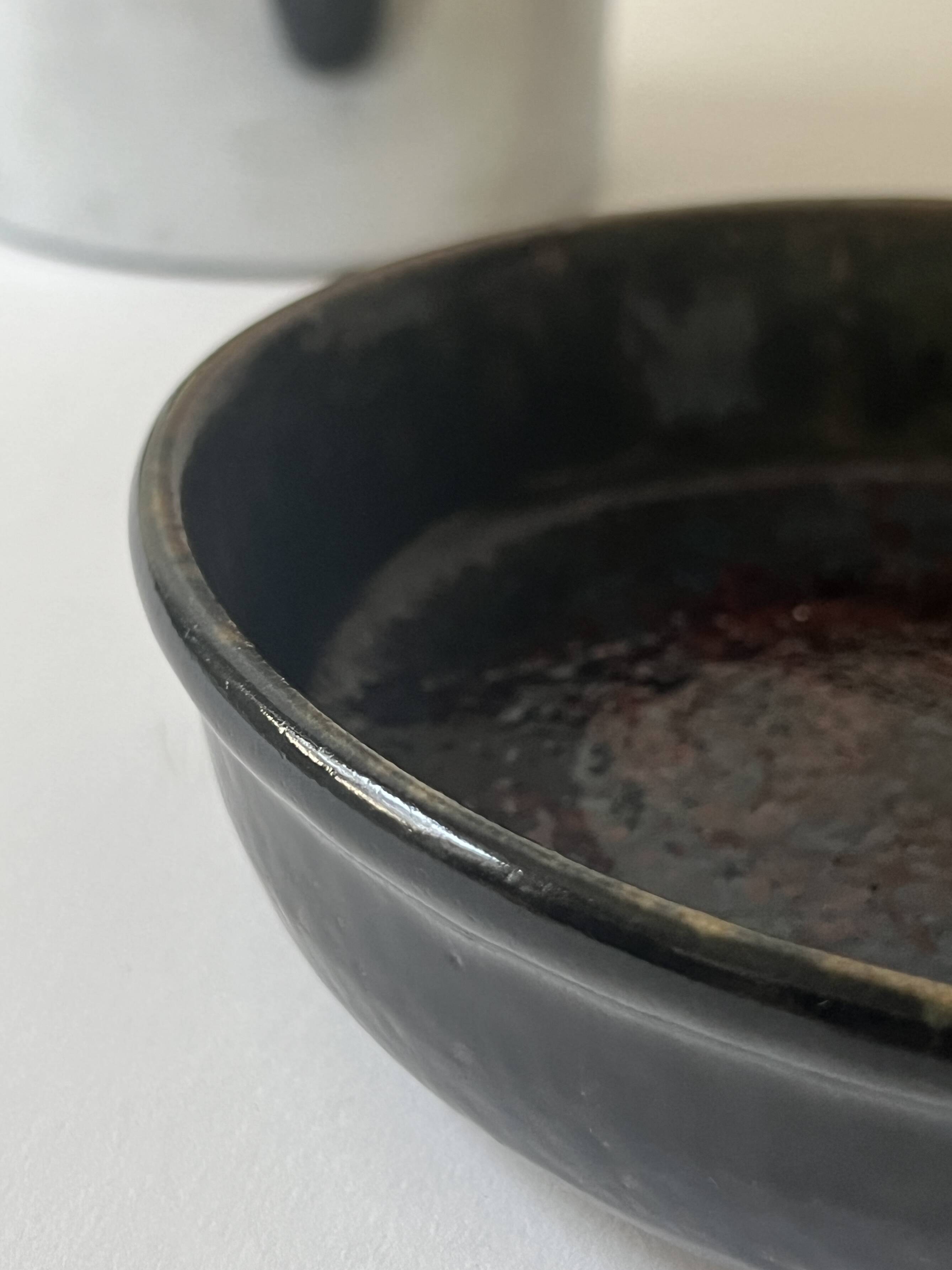 Empty pocket / Ceramic bowl in glazed and signed stoneware