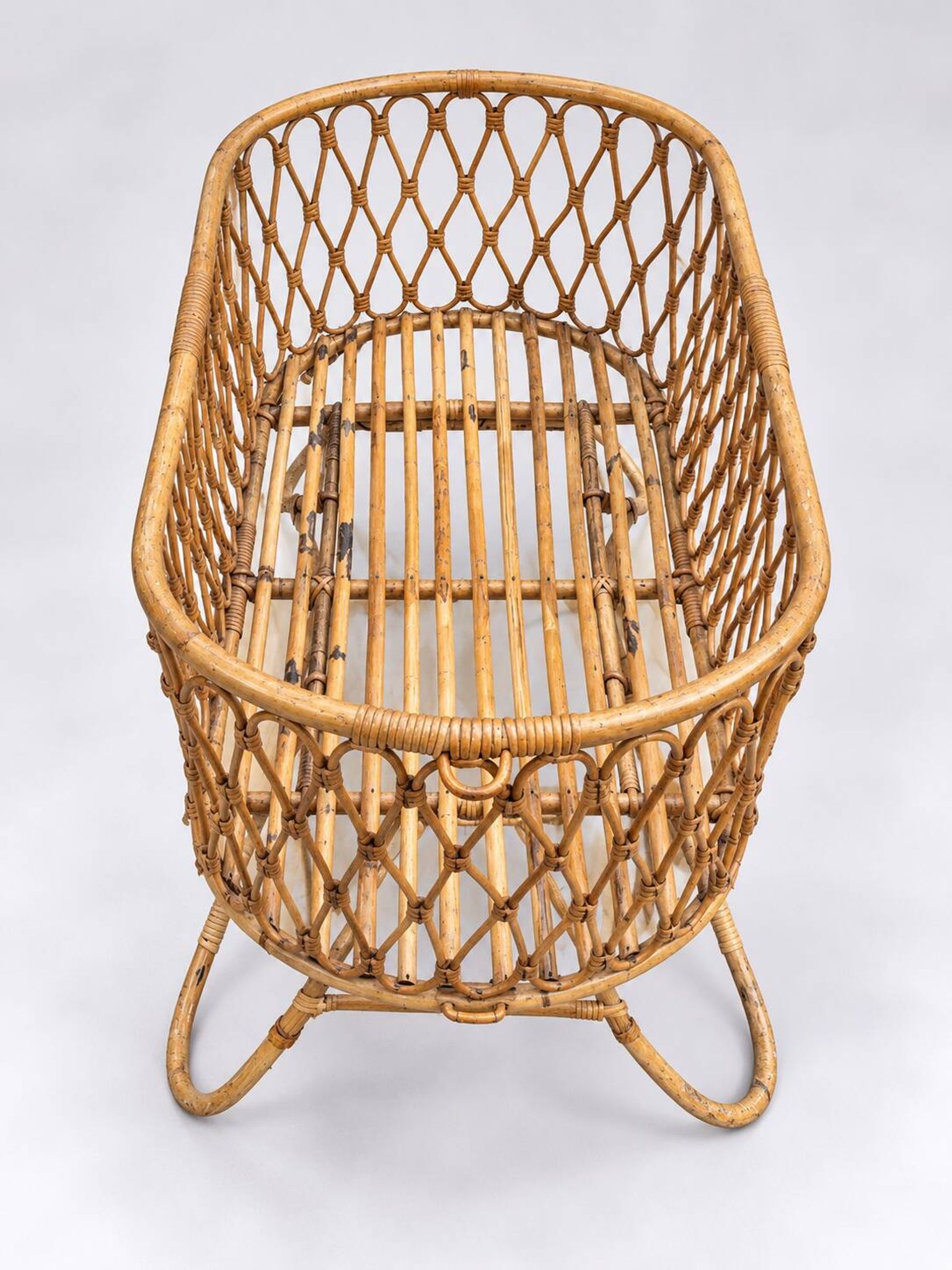 Vintage rattan cradle – 60s/70s