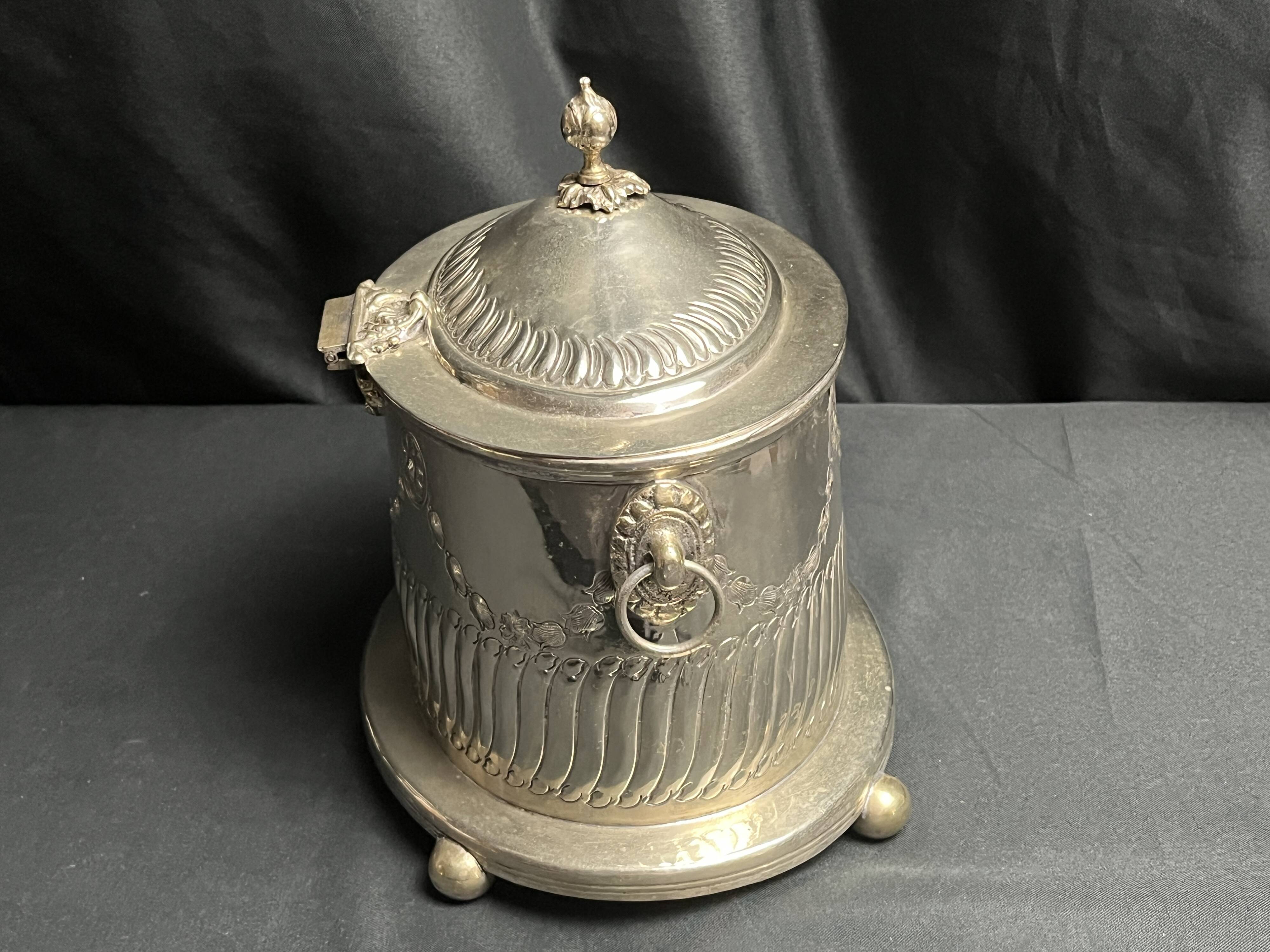 Crafts, Moroccan tea box, biscuits, silver-plated metal, 20th century